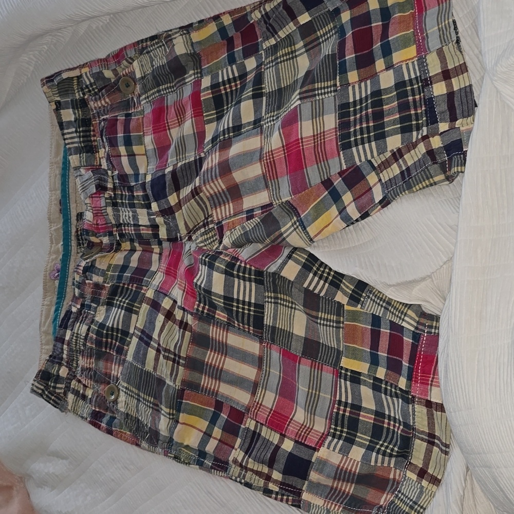 American eagle Plaid Bermuda shorts size 0 *defect*